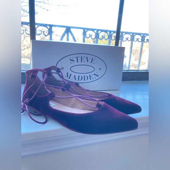 Steve Madden Lecrew burgundy Velvet Lace up flats in size 7.5. Like new! - Picture 13 of 14